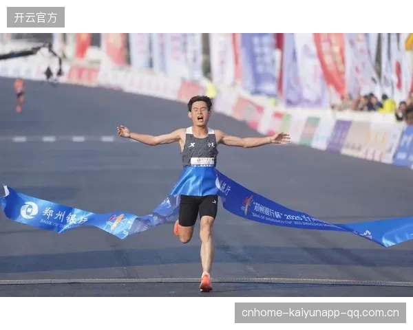 马拉松小将逆风跑进前五,表现炸裂 马拉松小将逆风跑进前五,表现炸裂